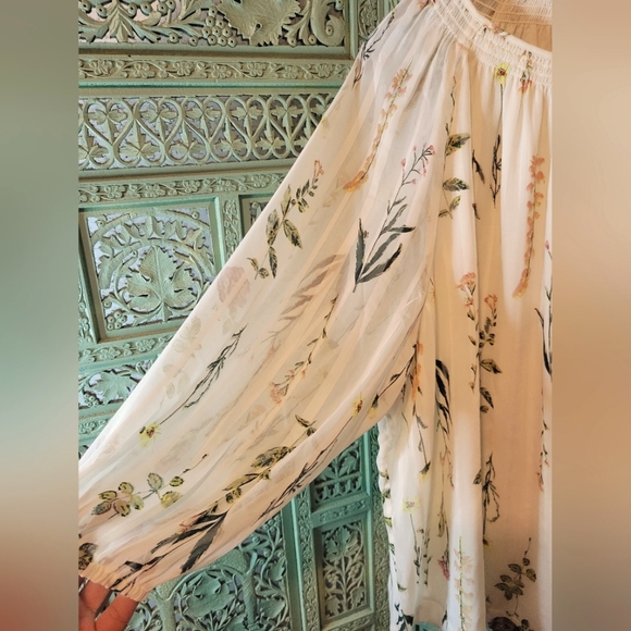 Kaari | Floral Ivory Long Sleeve Smocked Sheer Long Sleeve Blouse | Size 3X - Picture 10 of 11